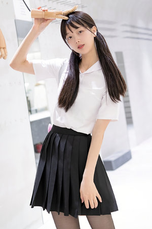 校服下的浑圆h