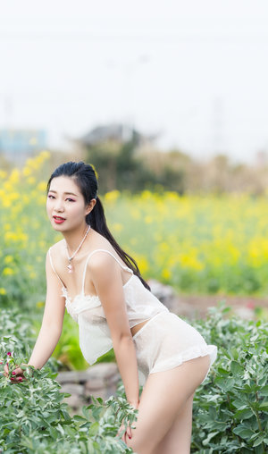 大胸白丝美女女警激情爆乳