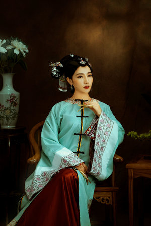 女人与马交