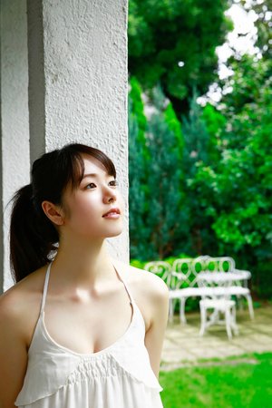 老卫抱着淑蓉进房间导演是谁
